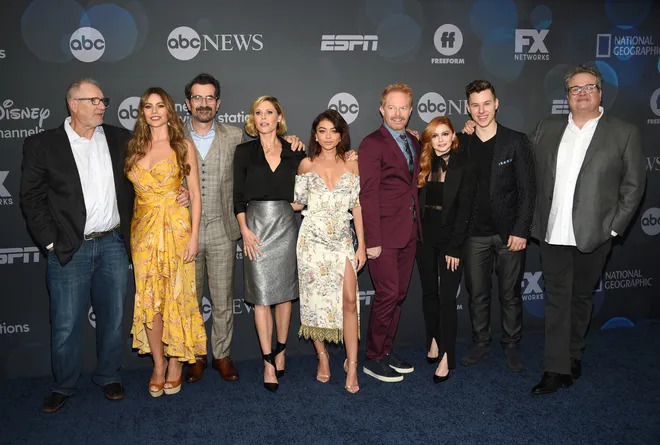Modern Family reunion see Photos and Videos