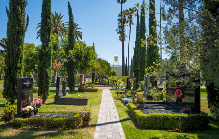 Hollywood Forever Cemetery: A Guide to the Stars’ Final Resting Place