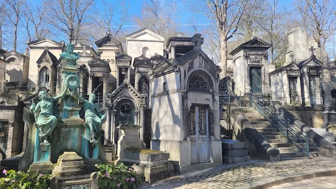 Famous People Buried at Pere Lachaise Cemetery