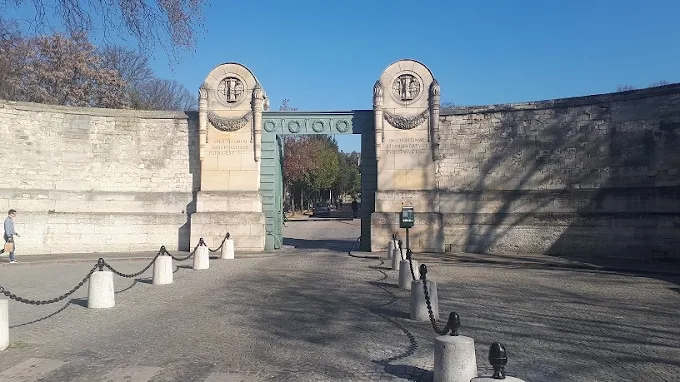 pere lachaise famous